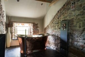 Tongue_Cottage-100-min Luxury Copper Freestanding Bath